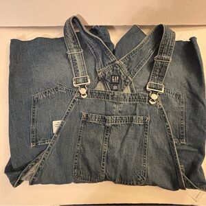 Medium GAP Women’s Blue Denim Bib Short Overalls
